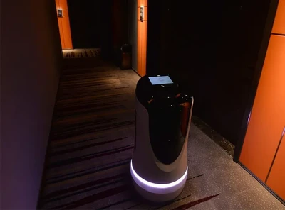Hotel Smart Robots and TFT LCD Displays: Transforming Guest Experience Through Intelligent Interaction